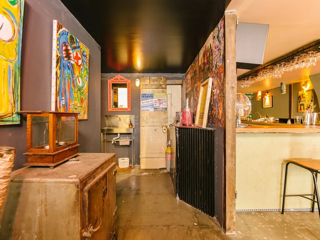 Bar com cozinha equipada - LISBOA - SÃO BENTO - Image 9