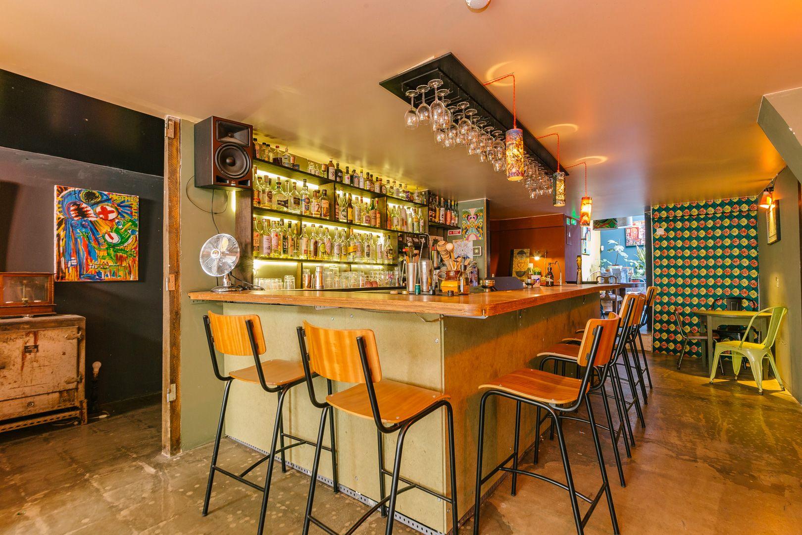 Bar de Cocktail com cozinha para Trespasse - Image 1