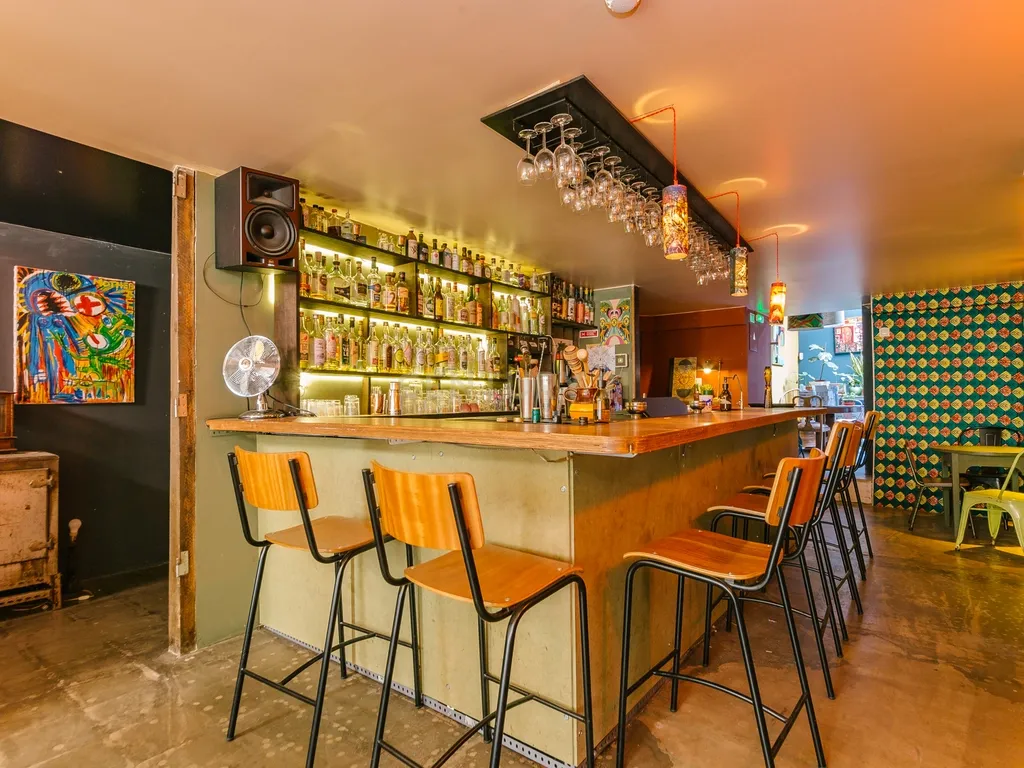 Bar com cozinha equipada - LISBOA - SÃO BENTO - Image 4