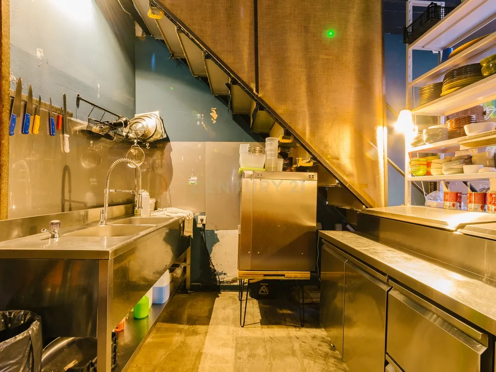 Bar com cozinha equipada - LISBOA - SÃO BENTO - Image 21