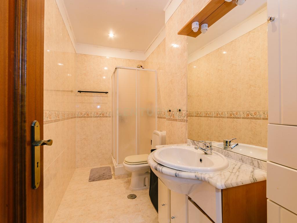 Apartamento T5 Duplex em Alcochete para venda. - Image 25