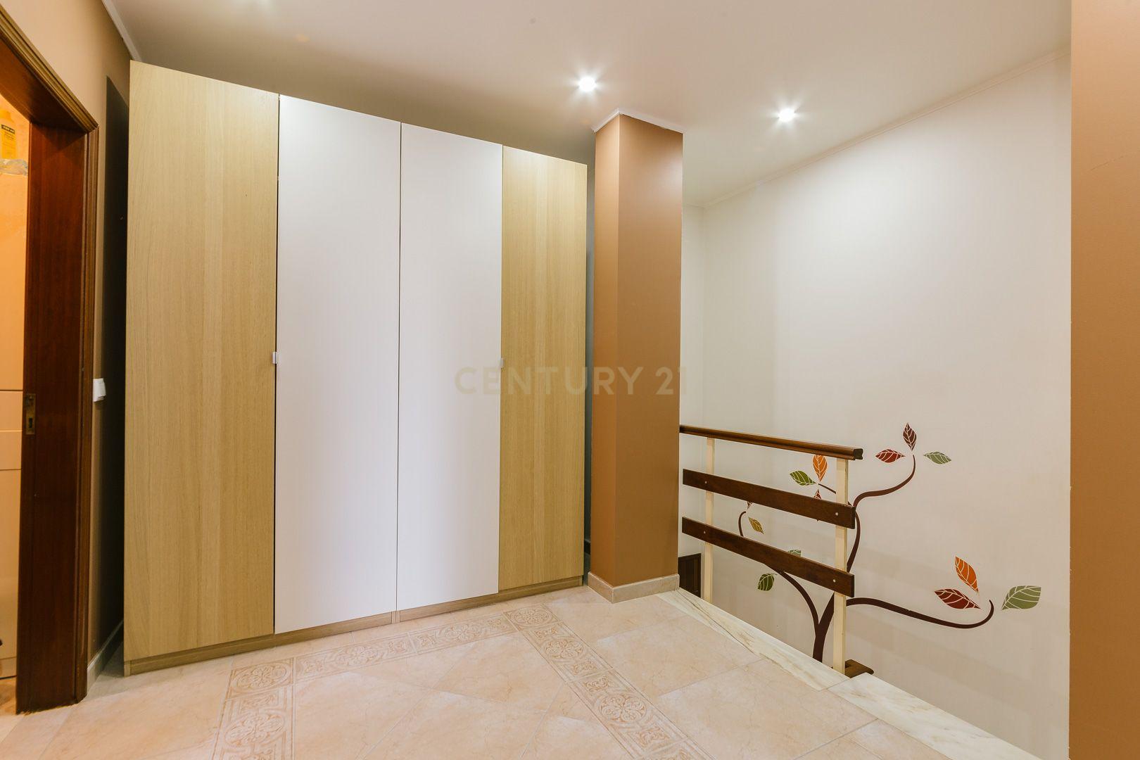 Apartamento T5 Duplex em Alcochete para venda. - Image 7