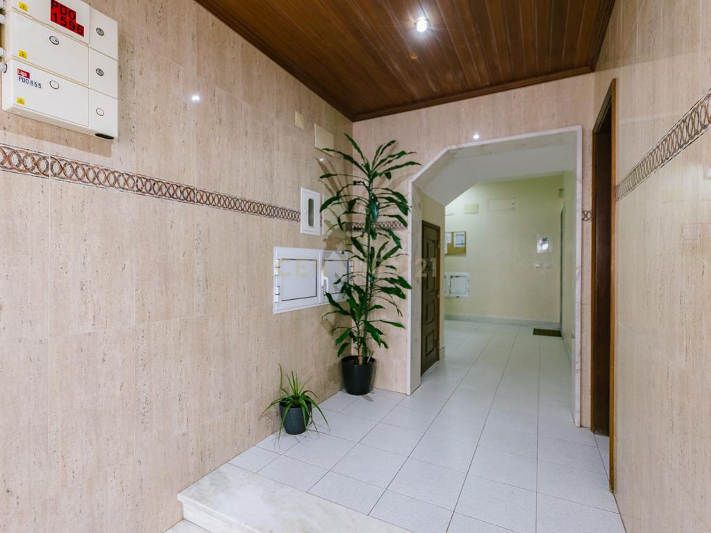 Apartamento T5 Duplex em Alcochete para venda. - Image 9