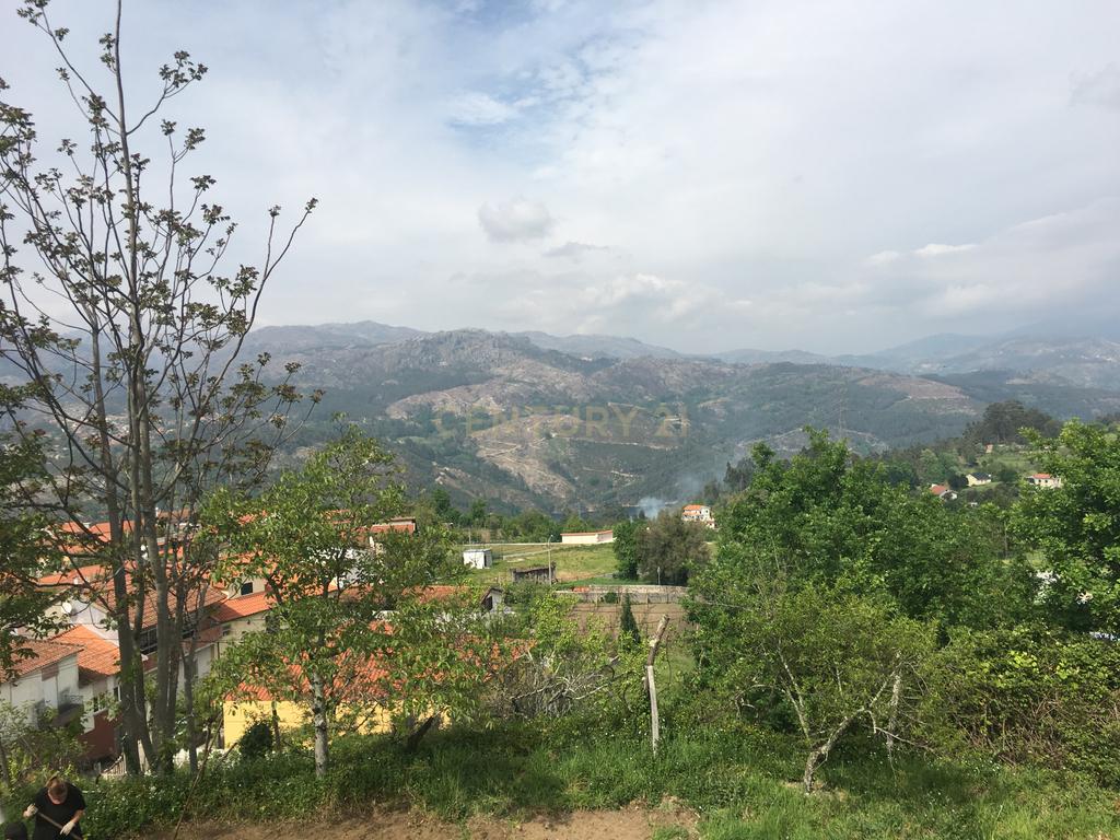 Terreno com 900m2 na zona Gerês  com vista rio - Image 13
