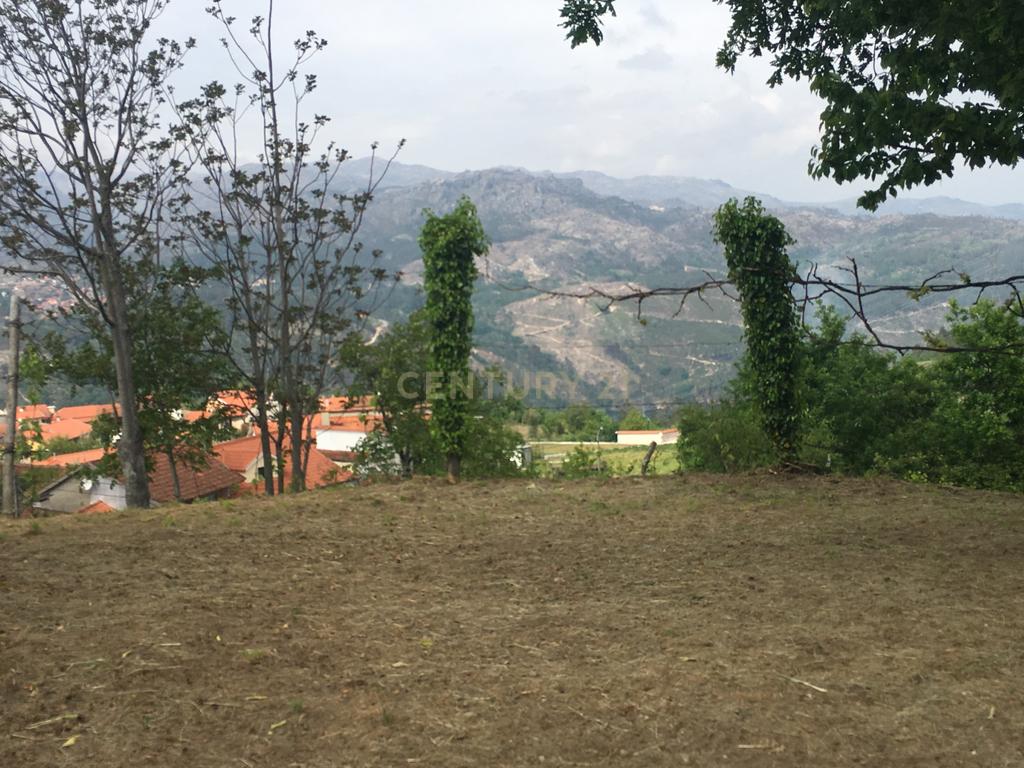 Terreno com 900m2 na zona Gerês  com vista rio - Image 5