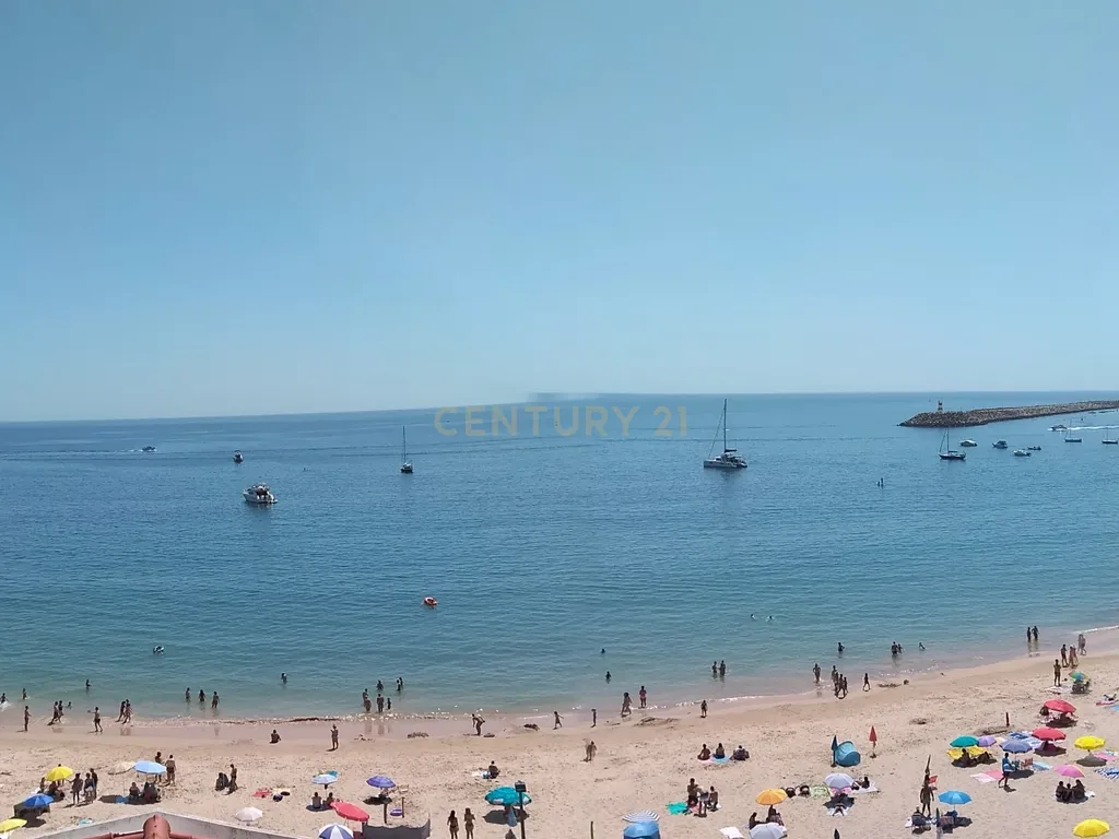 Moradia T3+2 | Sesimbra com Piscina, Jacuzzi, duas Pérgulas Bioclimáticas e muito mais. - Image 28