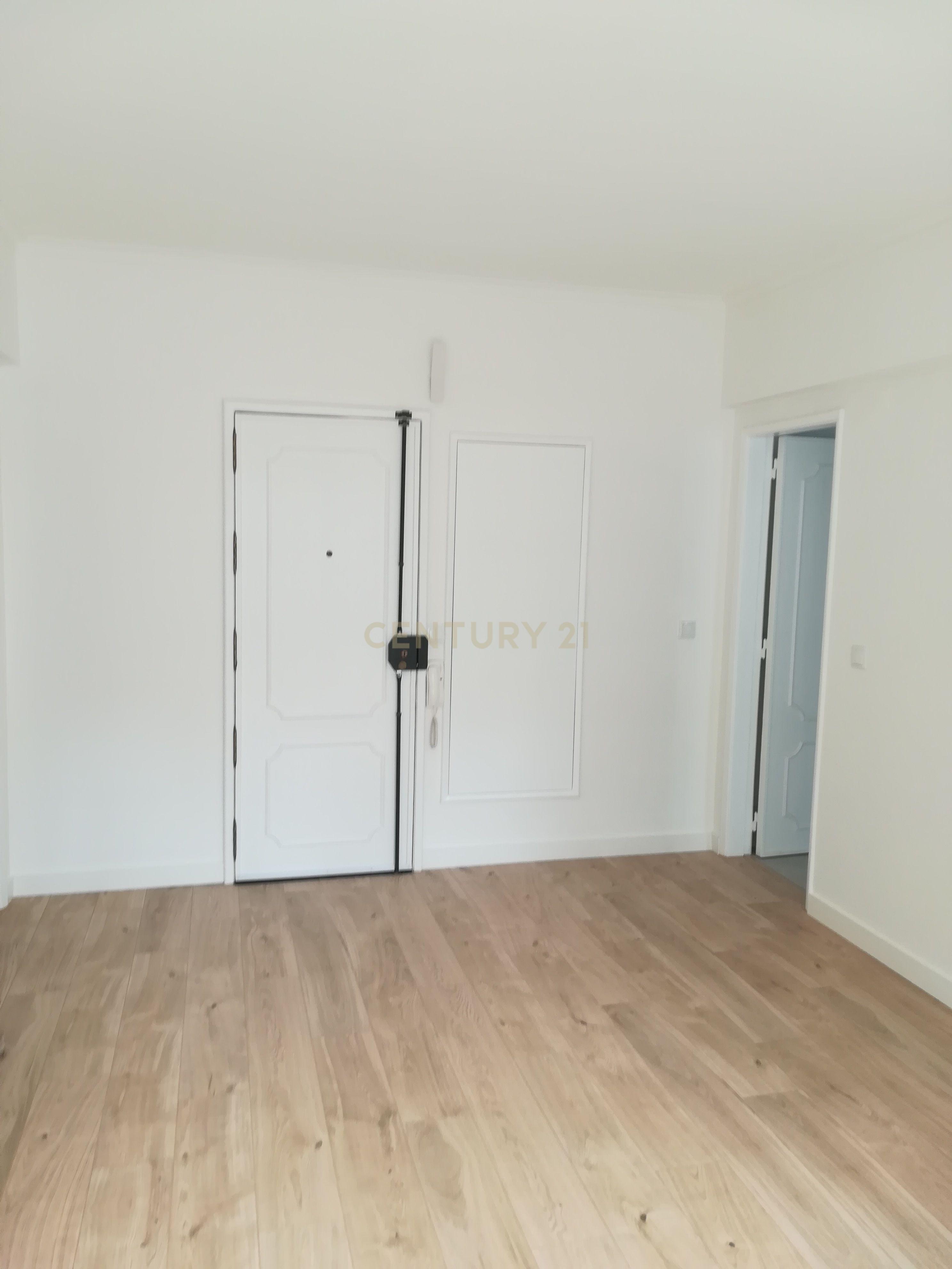 Fotografia 4 de Apartamento T1 em Oeiras com Vista para a Cidade