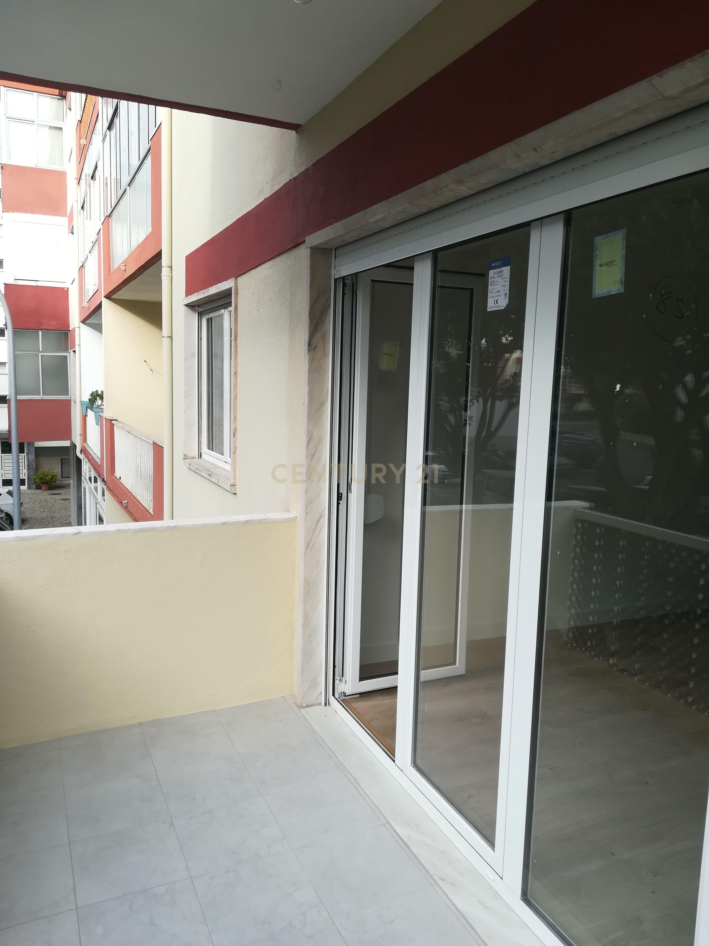 Fotografia 7 de Apartamento T1 em Oeiras com Vista para a Cidade