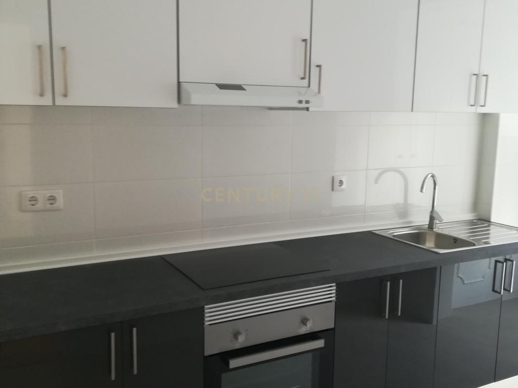 Apartamento T1 em Oeiras com Vista para a Cidade - Image 9