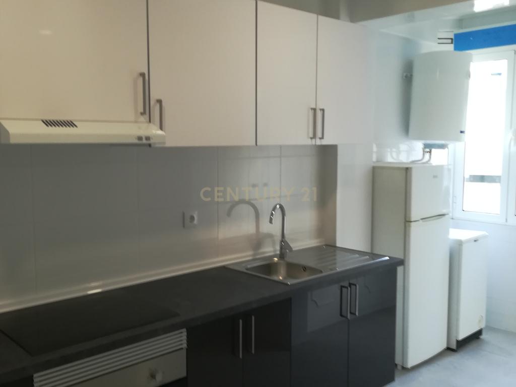 Apartamento T1 em Oeiras com Vista para a Cidade - Image 15