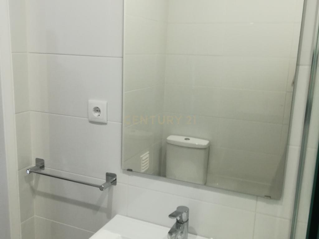 Apartamento T1 em Oeiras com Vista para a Cidade - Image 17