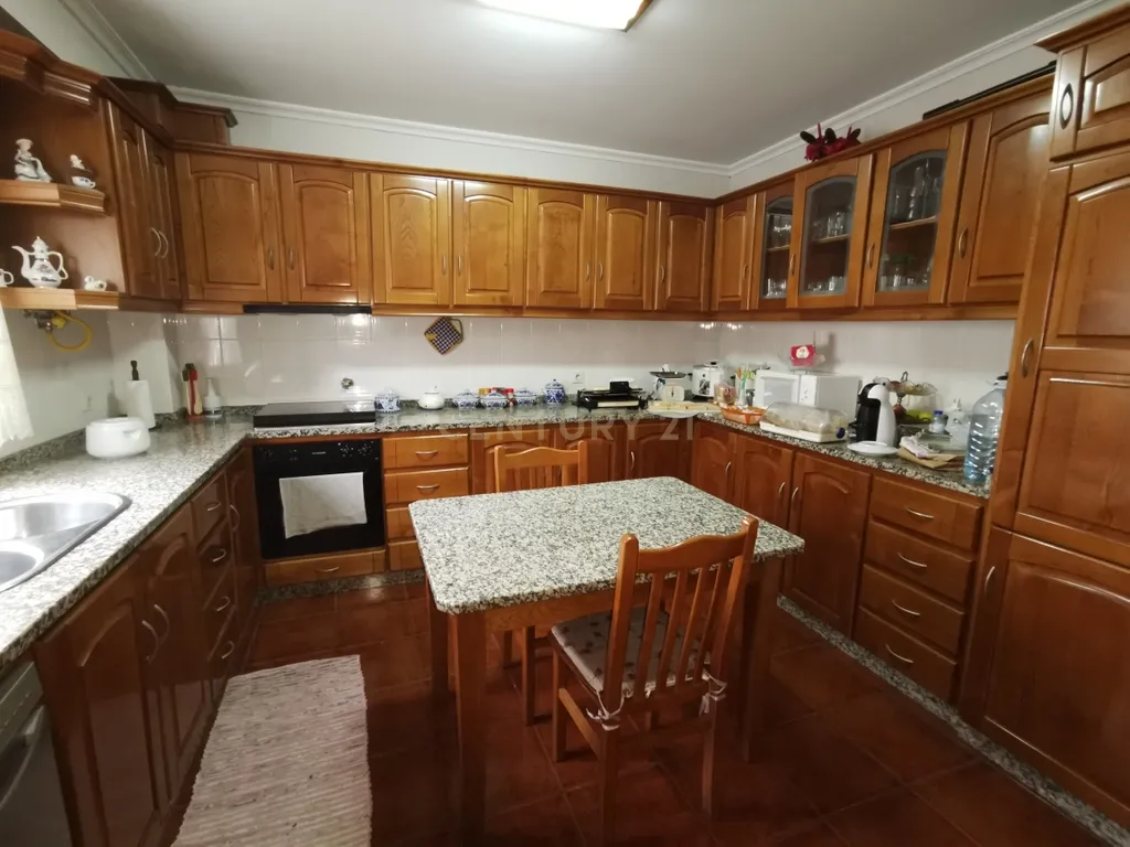 Casa T3 em, Chaves - Oportunidade Imperdível! - Image 4