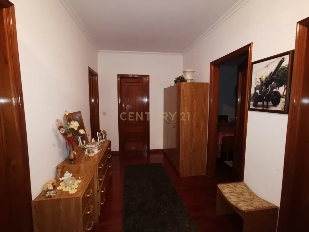 Casa T3 em, Chaves - Oportunidade Imperdível! - Image 9