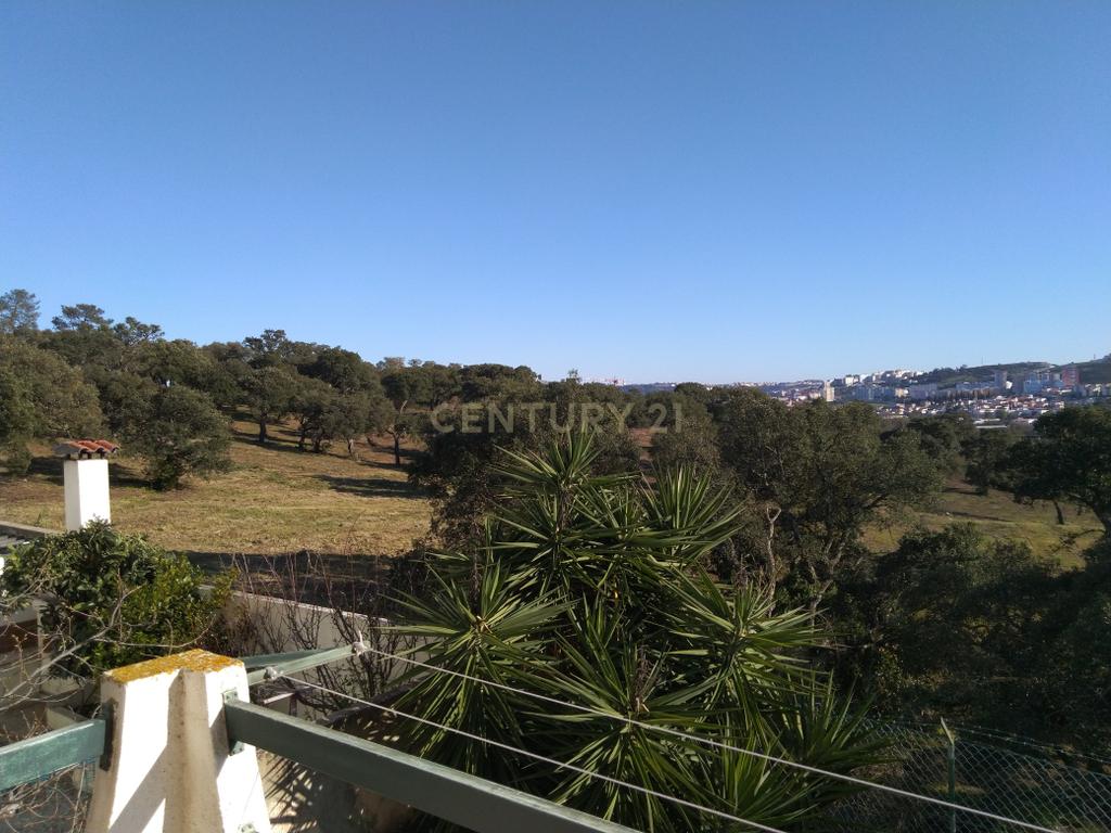 Moradia Independente T5 em Loures - Image 7