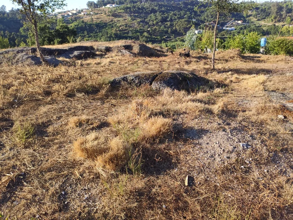 Quinta De Além com casa rústica em ruína para reabilitação total de 2 quartos no centro de Cete, Paredes - Image 23