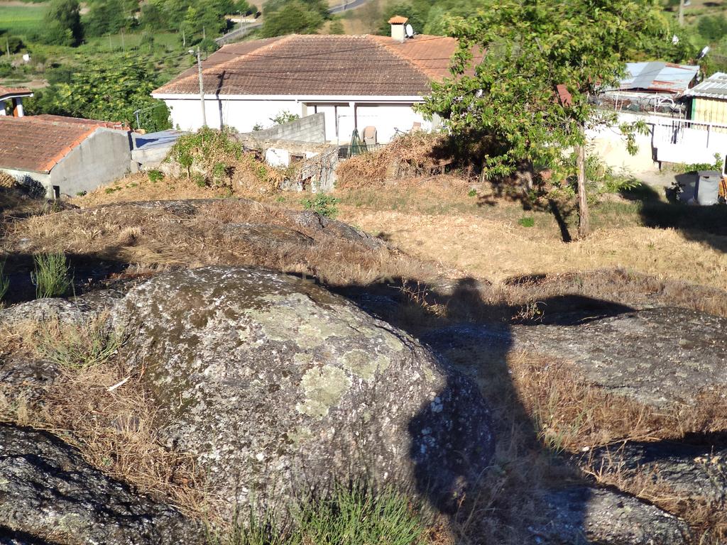 Quinta De Além com casa rústica em ruína para reabilitação total de 2 quartos no centro de Cete, Paredes - Image 39