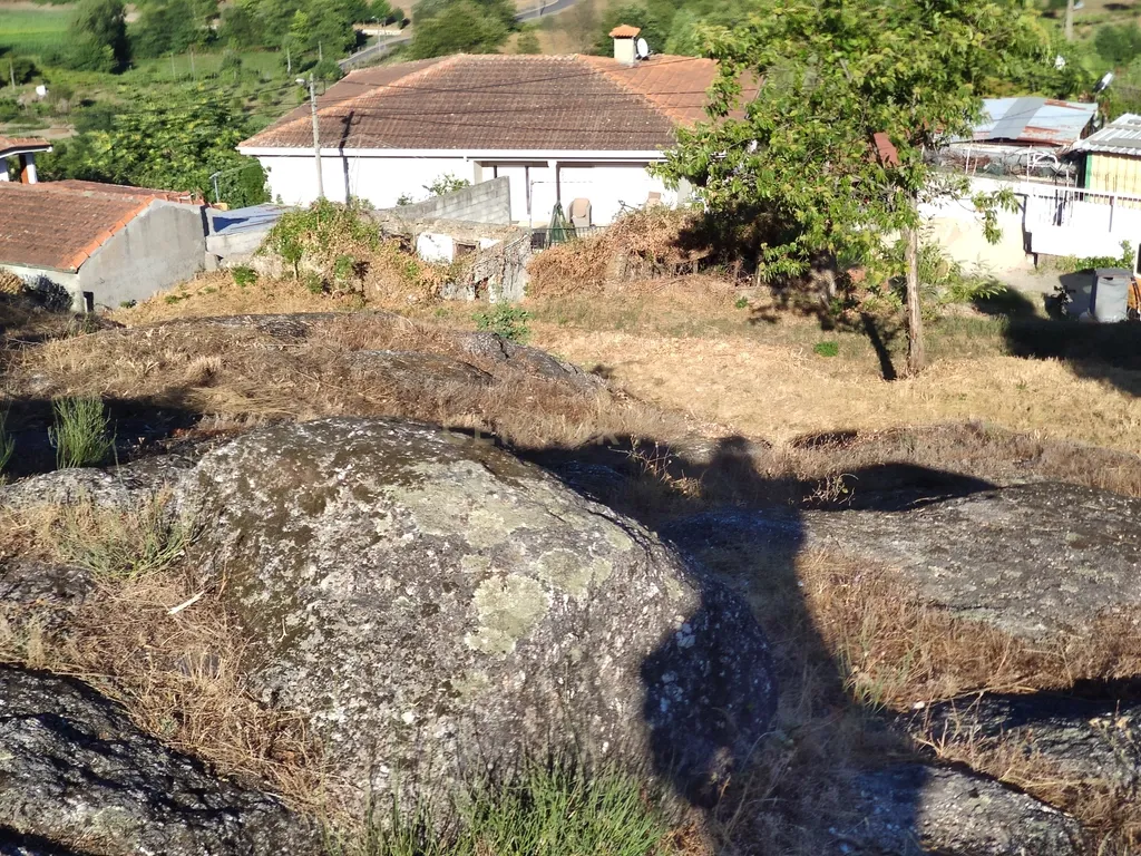 Quinta De Além com casa rústica em ruína para reabilitação total de 2 quartos no centro de Cete, Paredes - Image 39