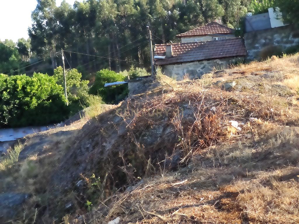 Quinta De Além com casa rústica em ruína para reabilitação total de 2 quartos no centro de Cete, Paredes - Image 32