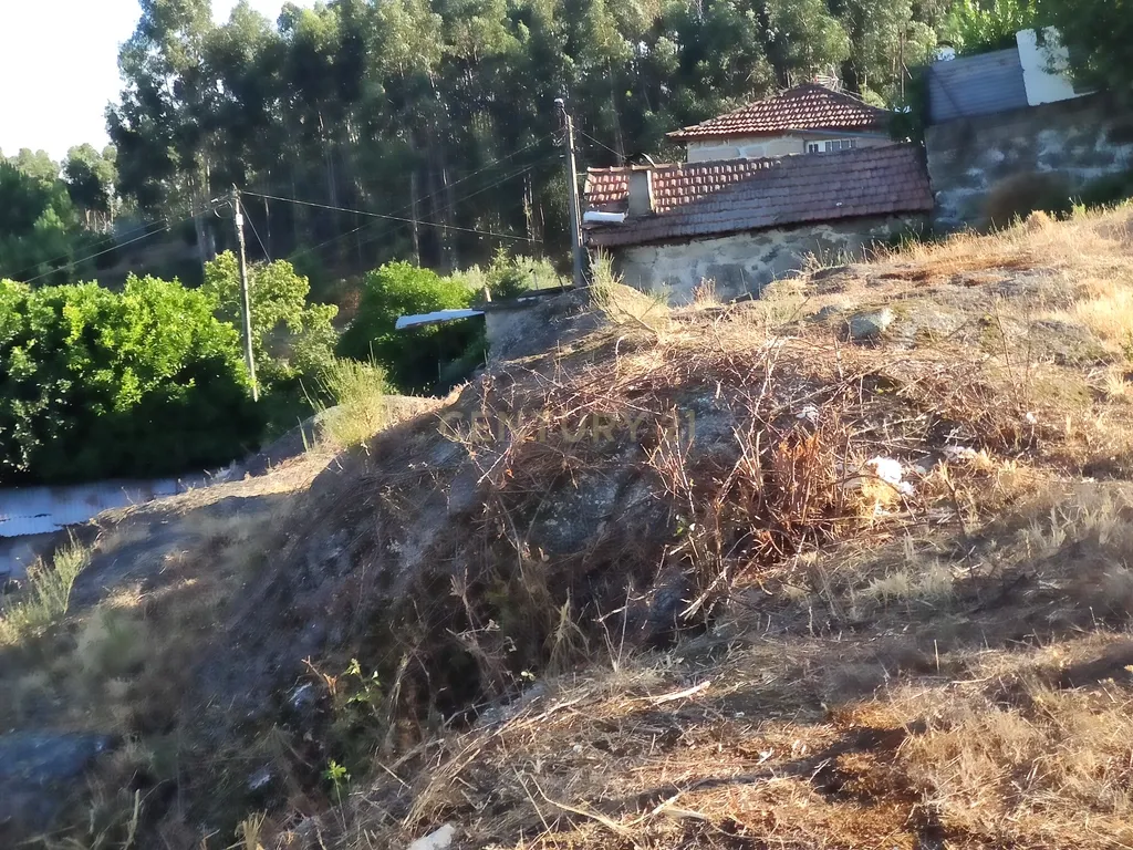 Quinta De Além com casa rústica em ruína para reabilitação total de 2 quartos no centro de Cete, Paredes - Image 32