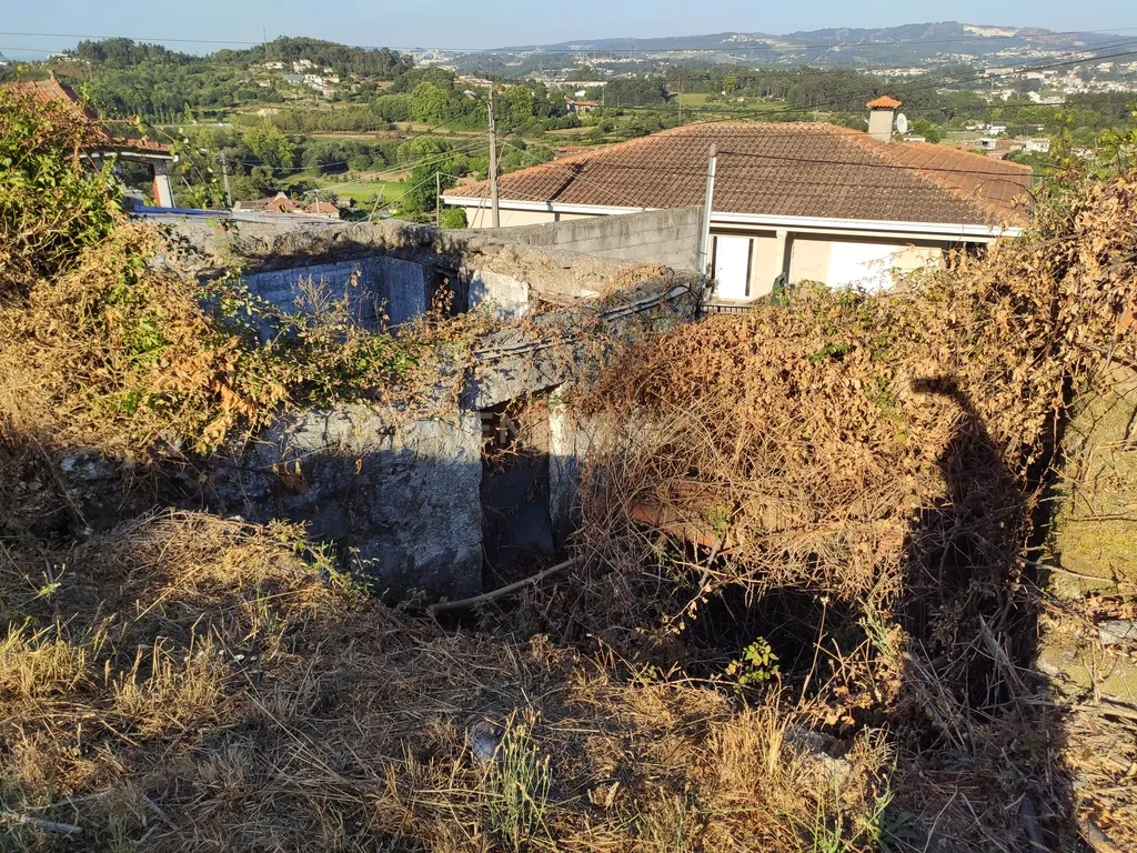 Quinta De Além com casa rústica em ruína para reabilitação total de 2 quartos no centro de Cete, Paredes - Image 51
