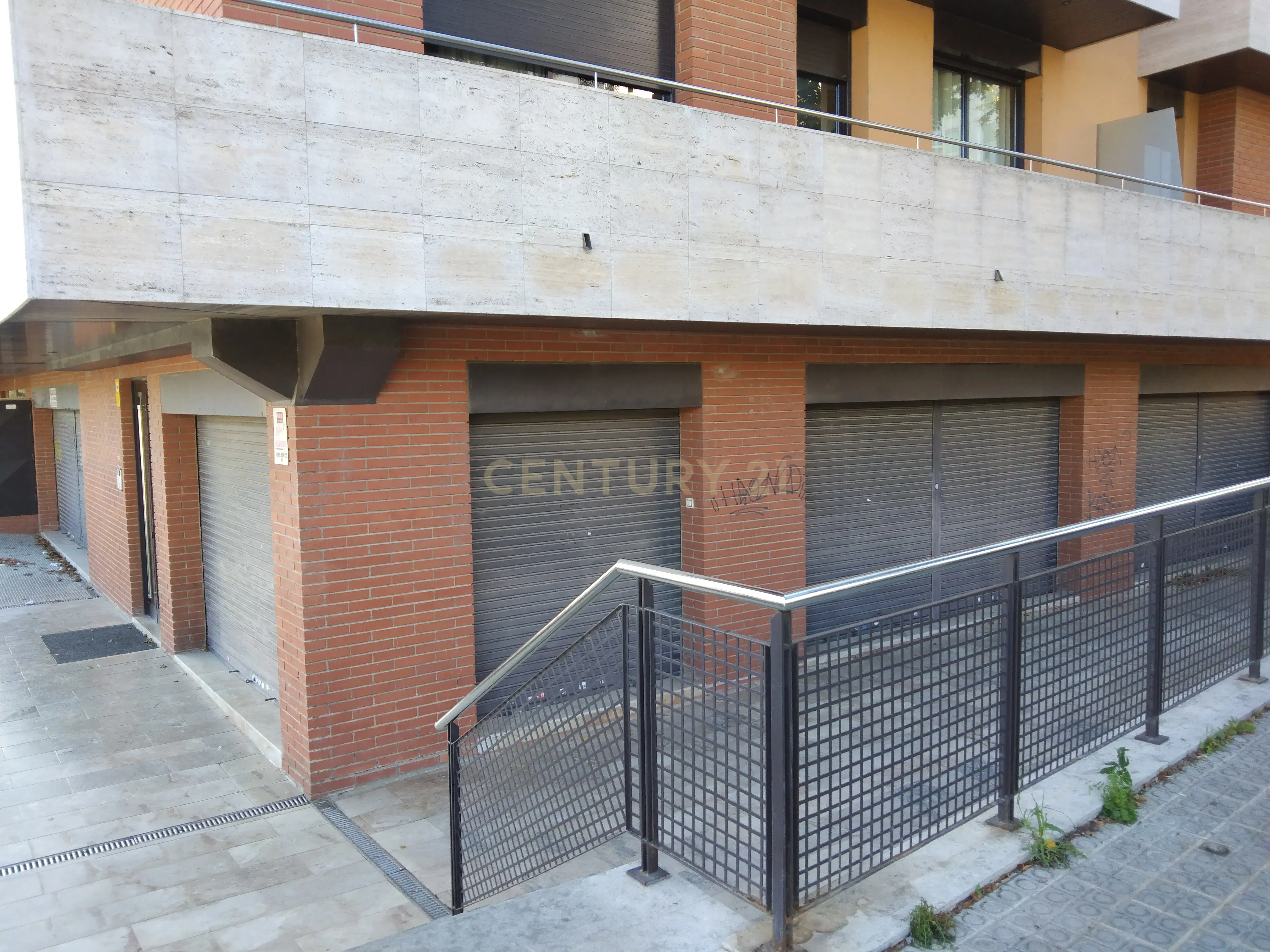 undefined - Image 1