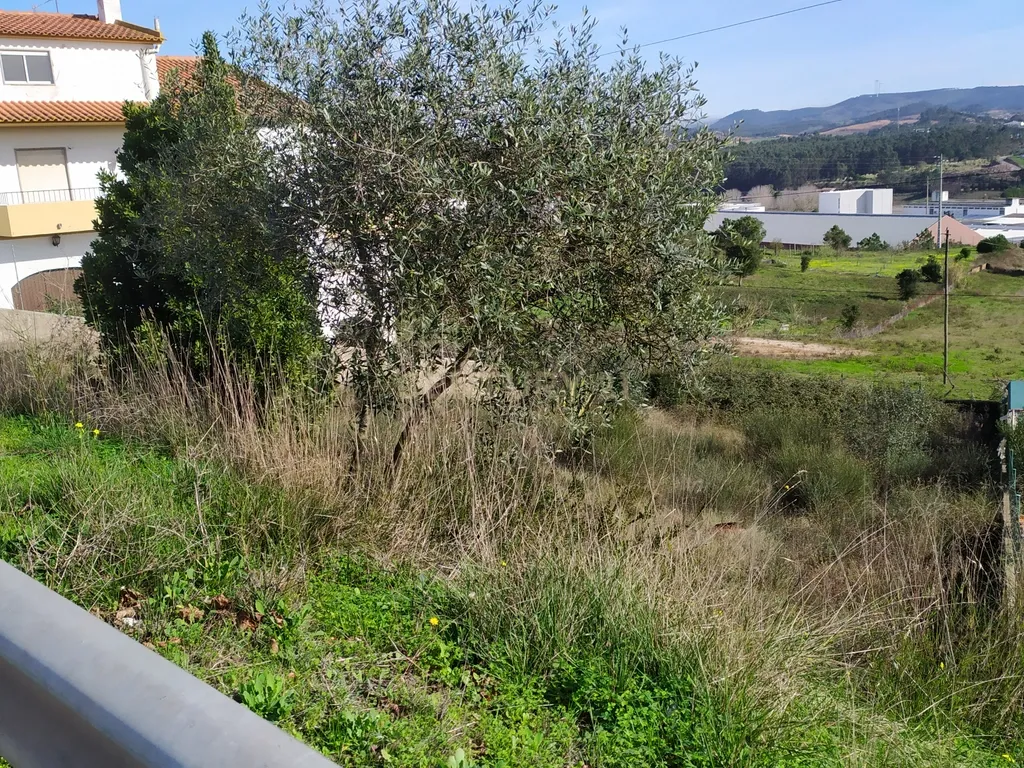 Lote de terreno com 856m2, às portas de Torres Vedras (entrada Norte). - Image 12