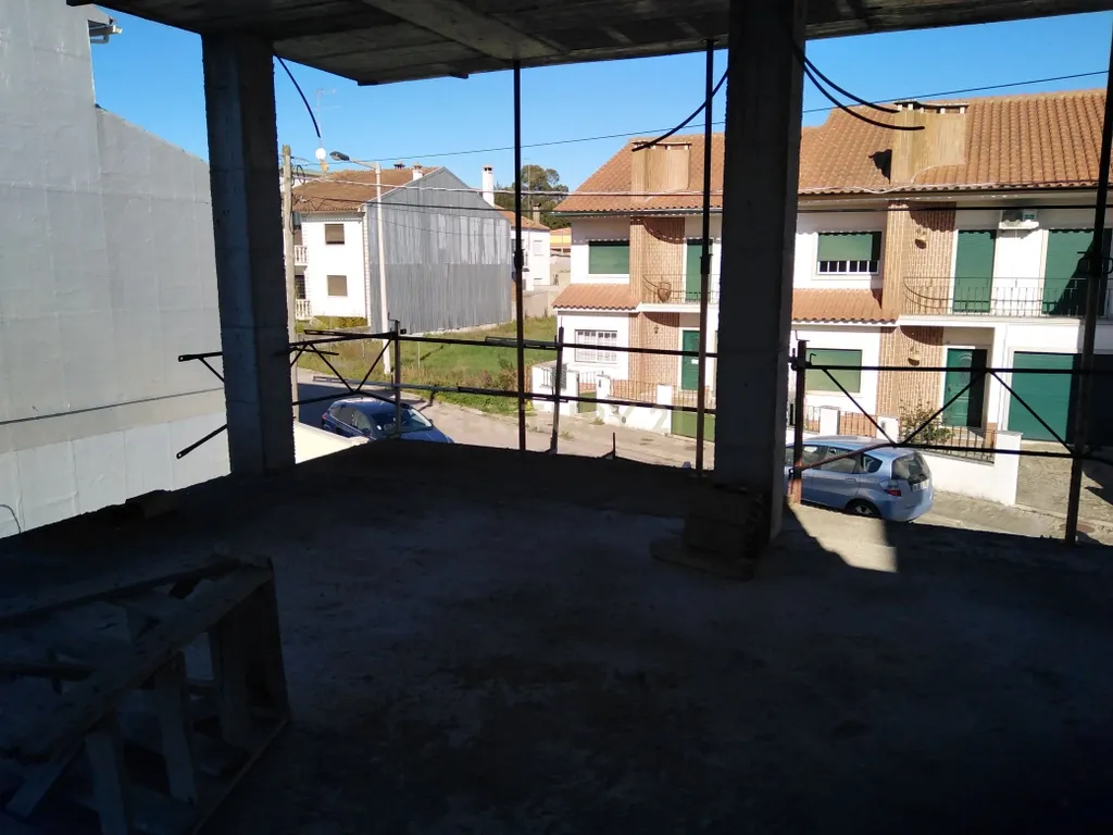 Moradia por terminar em Alcains - Image 24