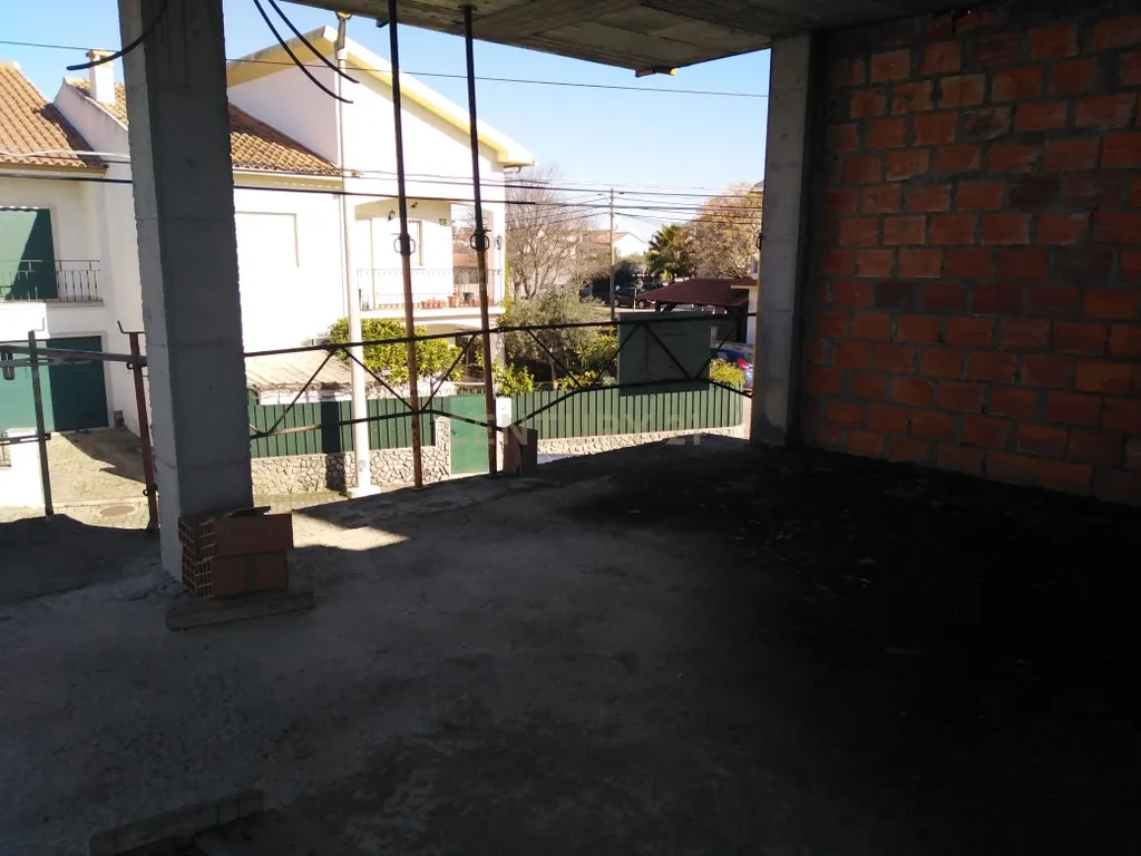 Moradia por terminar em Alcains - Image 22