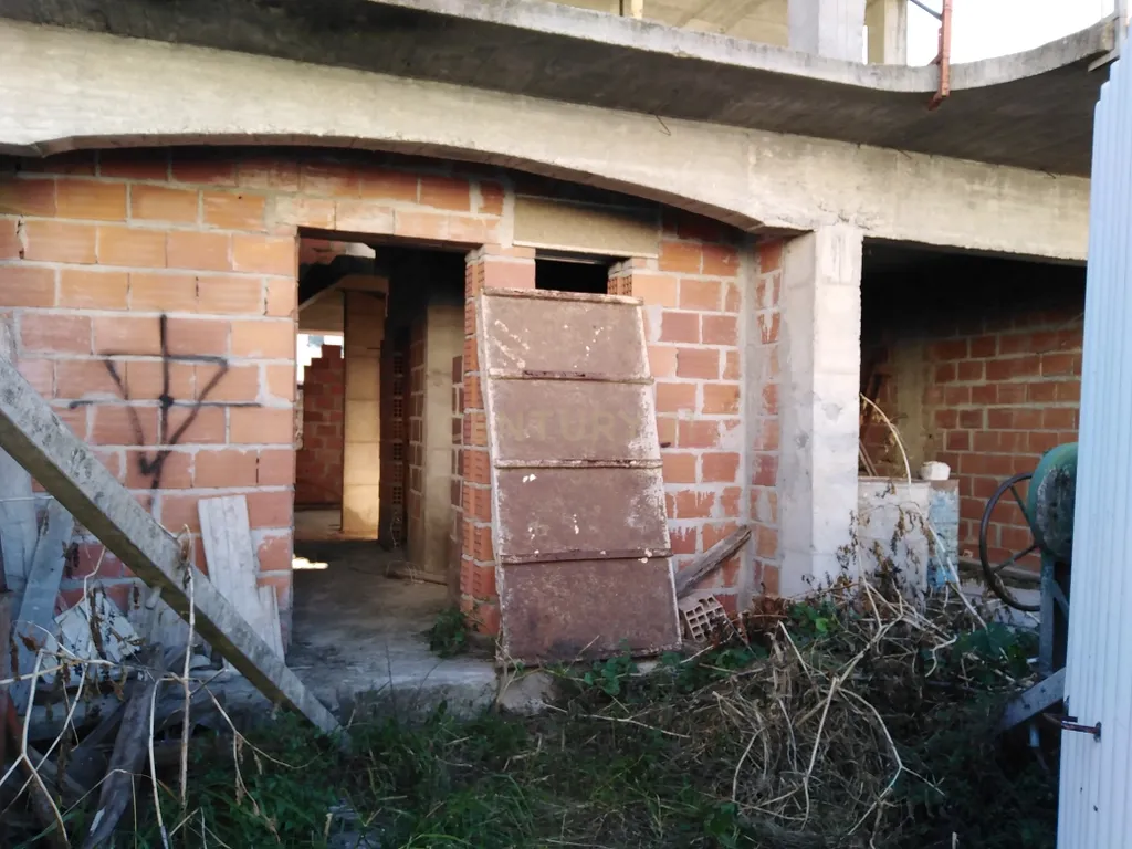 Moradia por terminar em Alcains - Image 6
