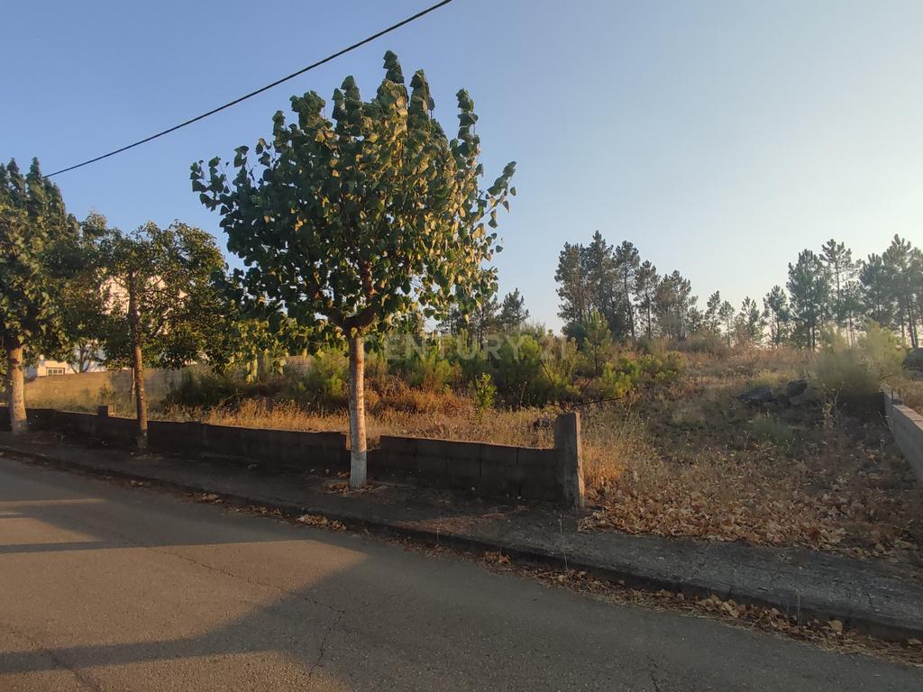 Fabuloso Lote de Terreno p/Construção com 635,4 m2 - Image 1