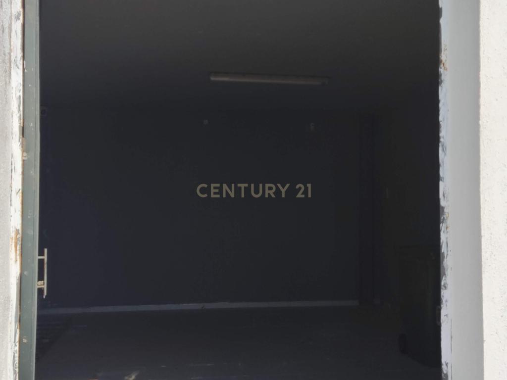 undefined - Image 4