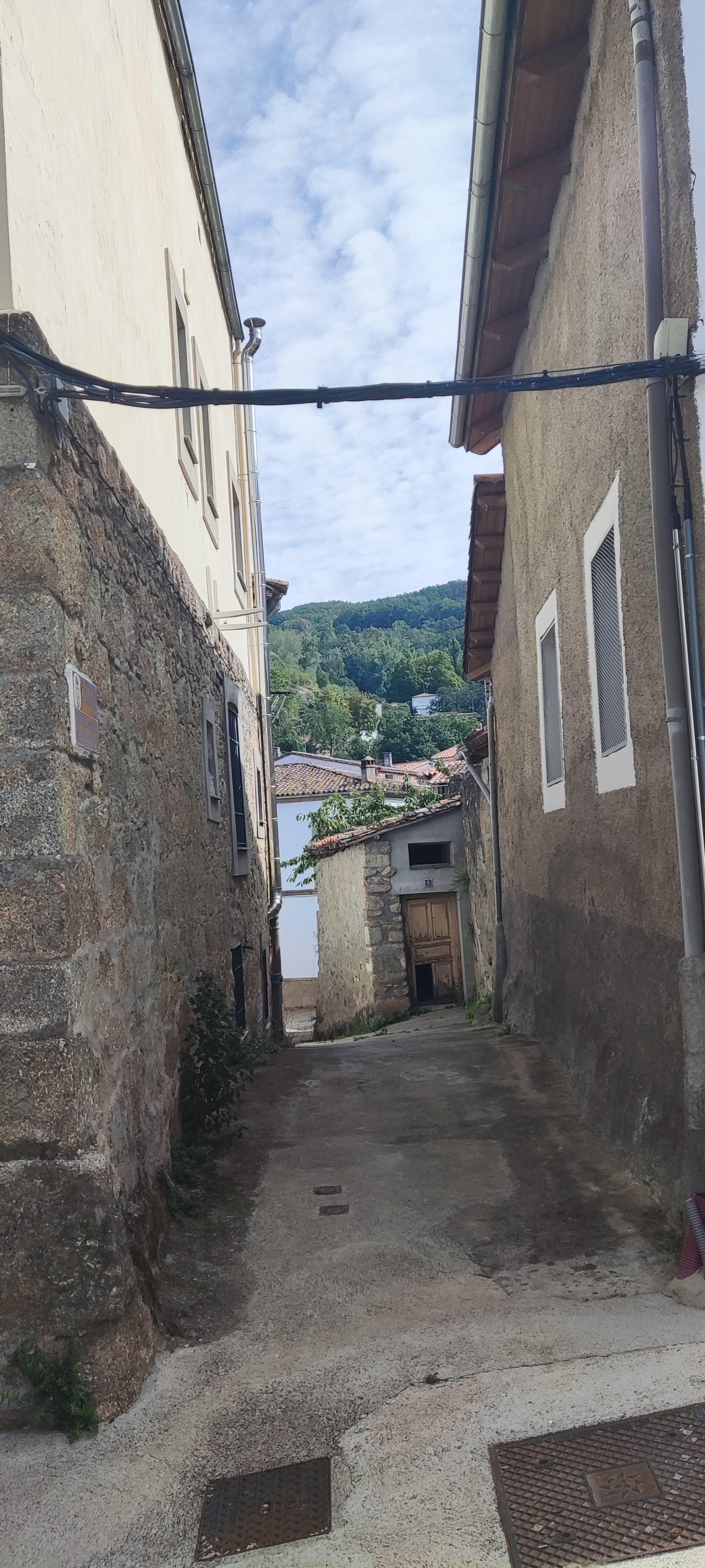 Casa Rústica com 10 Quartos e Elevador em Cáceres - Image 5