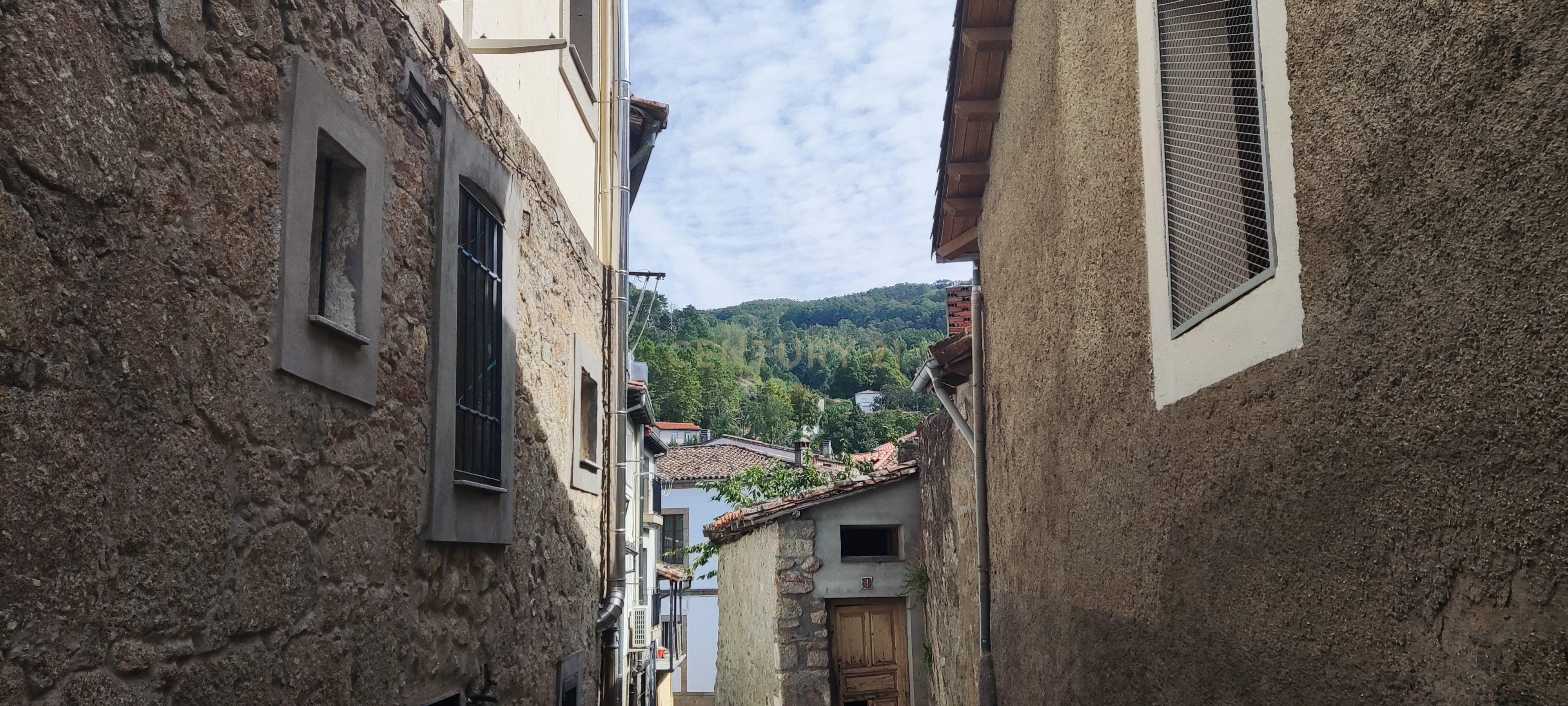 Casa Rústica com 10 Quartos e Elevador em Cáceres - Image 6