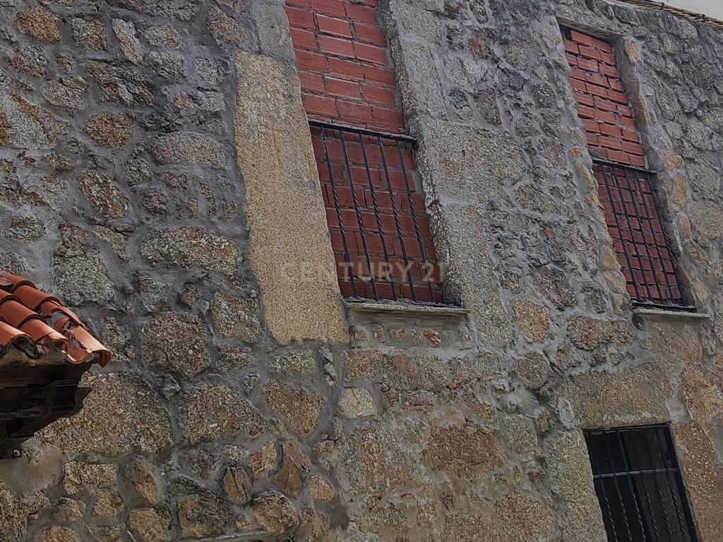 Casa Rústica com 10 Quartos e Elevador em Cáceres - Image 4