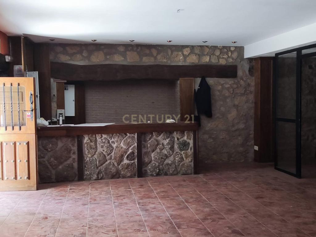 Casa Rústica com 10 Quartos e Elevador em Cáceres - Image 10