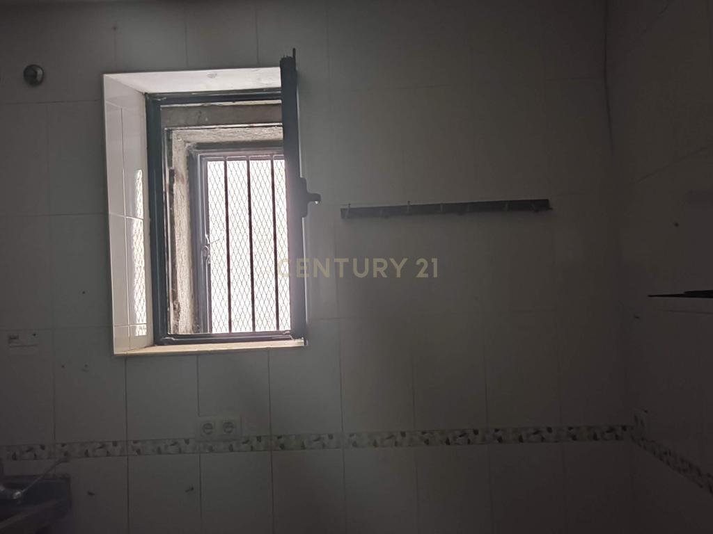 Casa Rústica com 10 Quartos e Elevador em Cáceres - Image 12