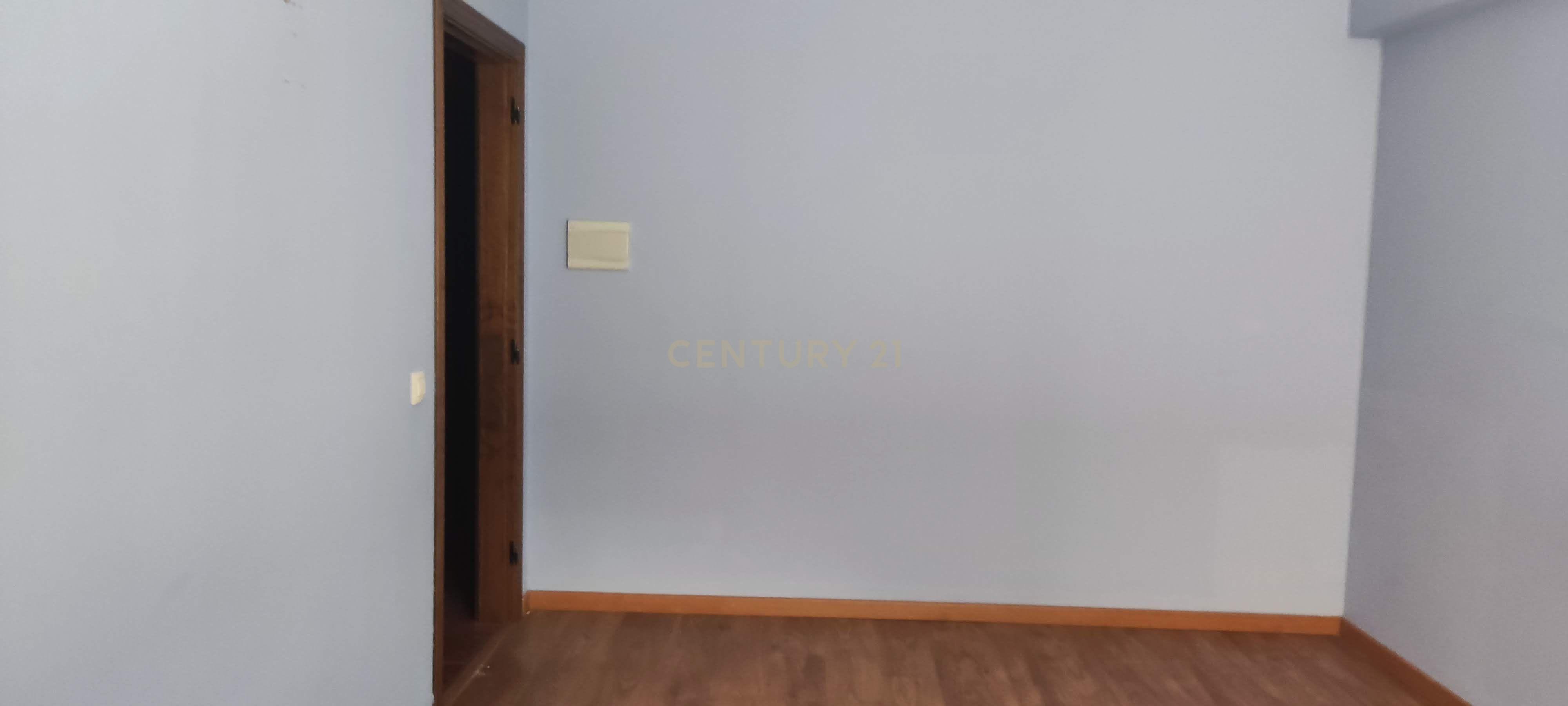 Casa Rústica com 10 Quartos e Elevador em Cáceres - Image 19