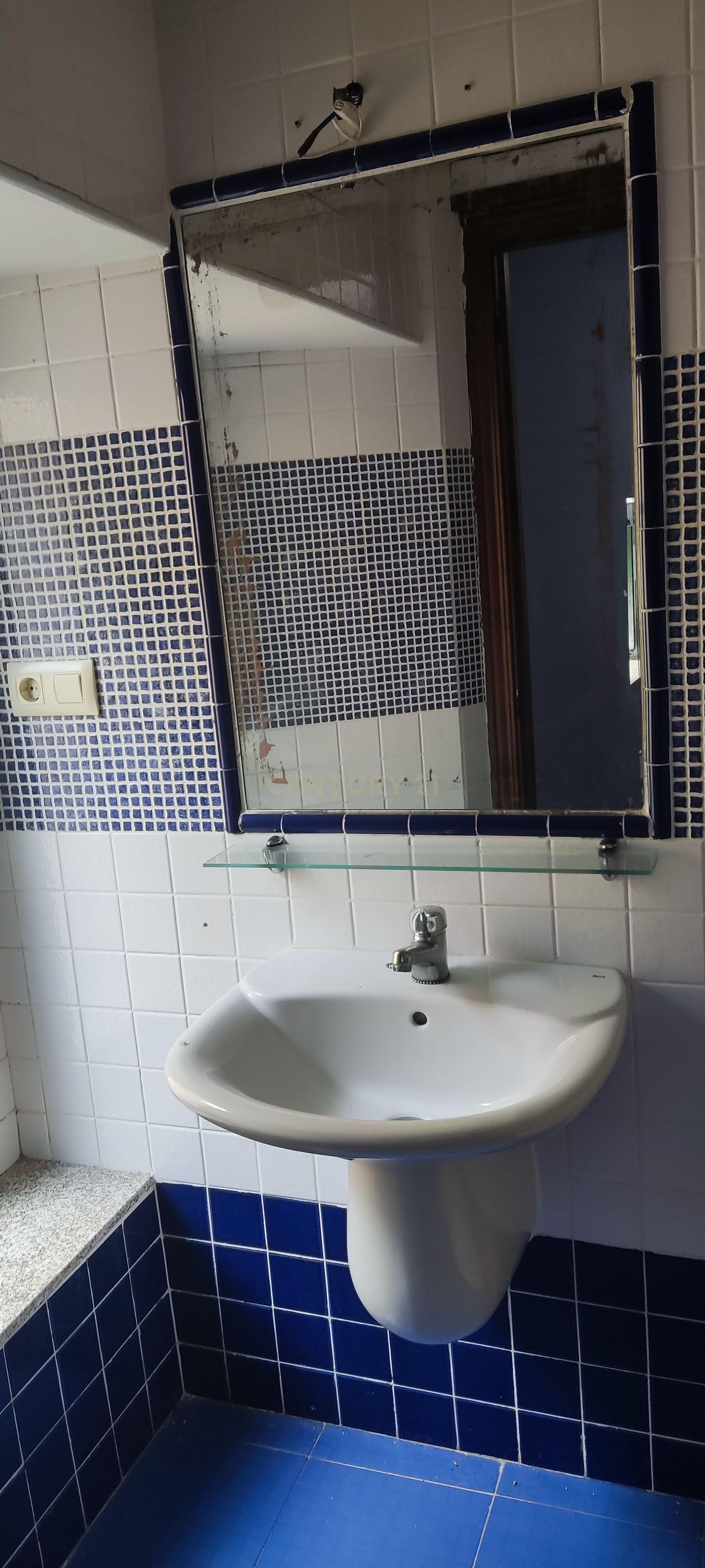 Casa Rústica com 10 Quartos e Elevador em Cáceres - Image 21