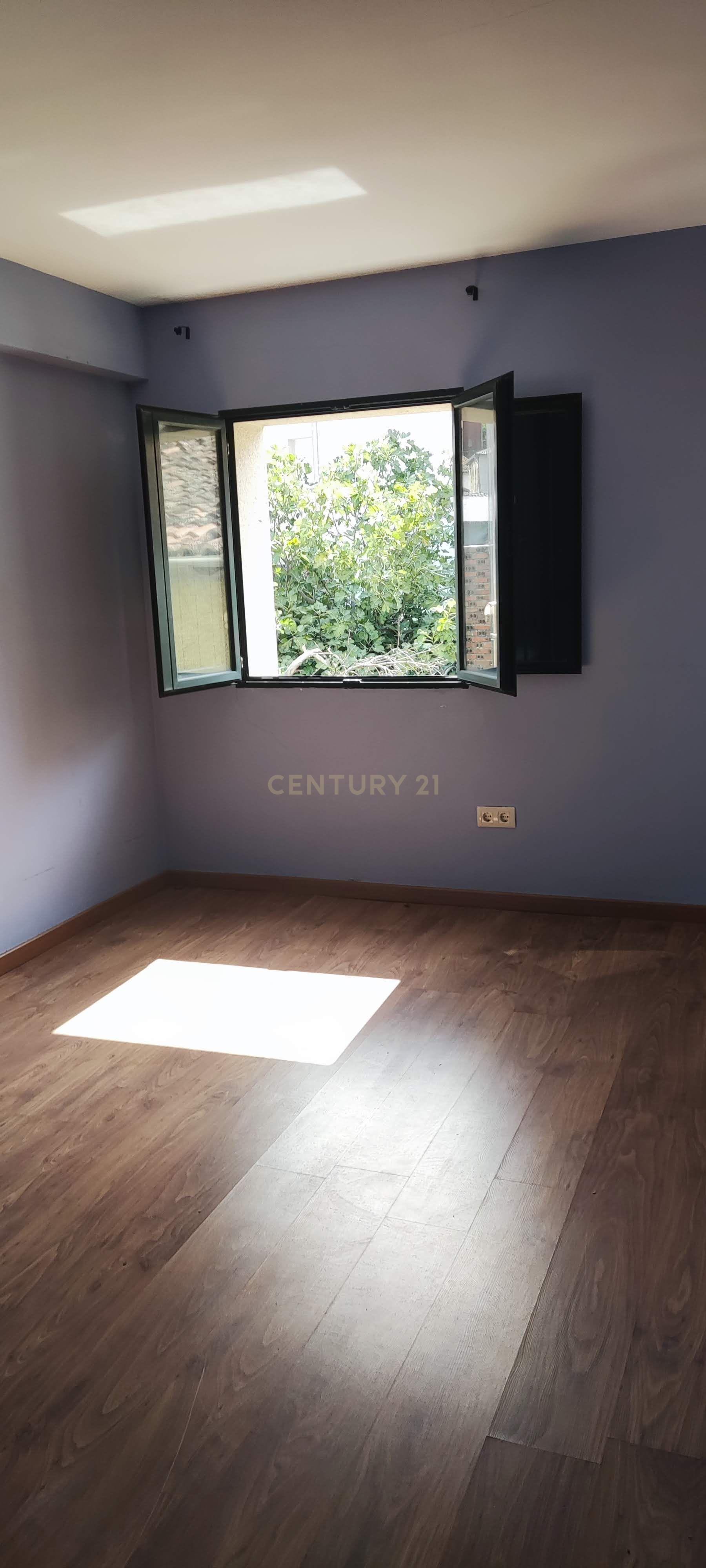 Casa Rústica com 10 Quartos e Elevador em Cáceres - Image 28