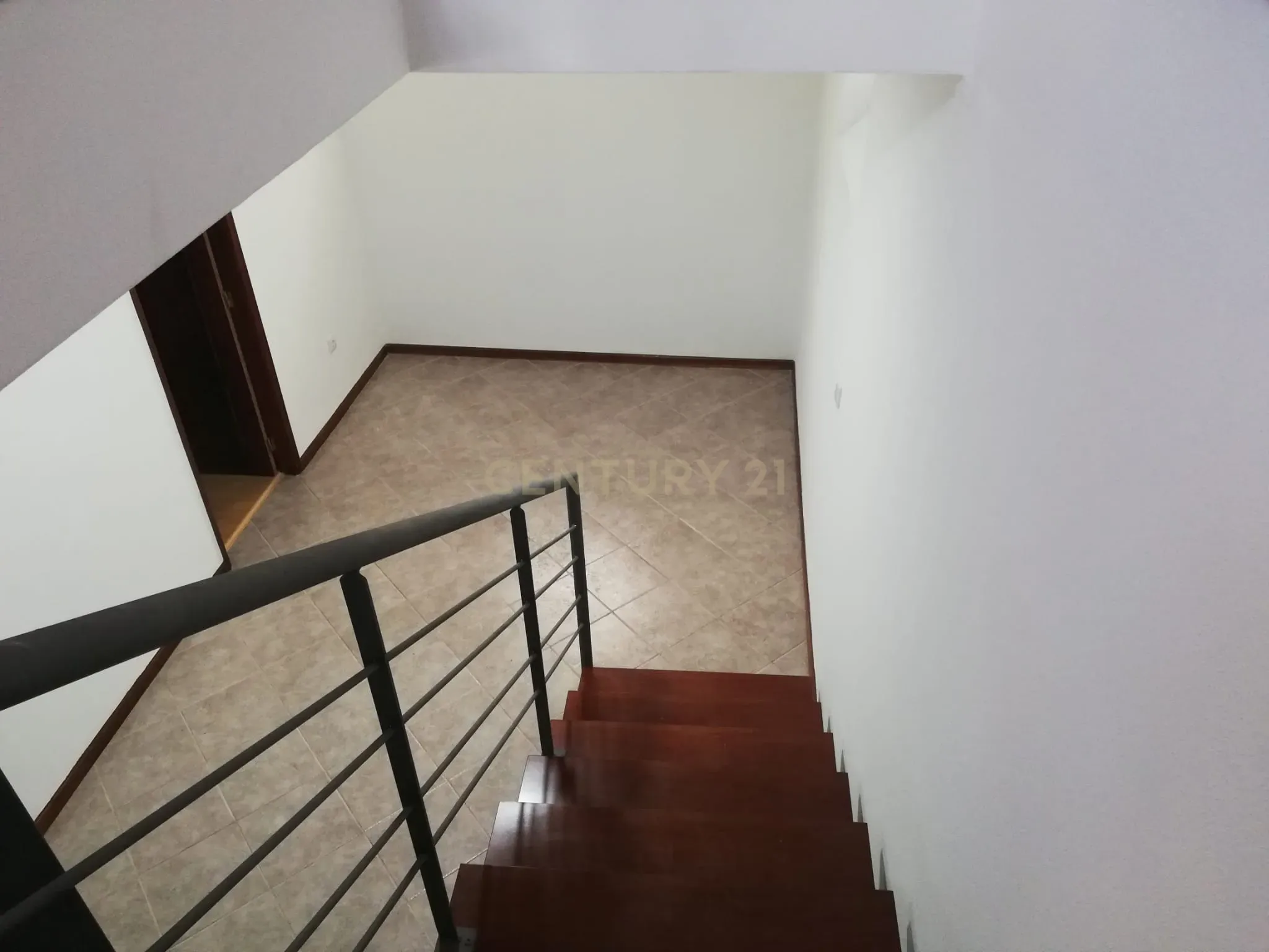Moradia T2, Antas, à Praça Velasquez - Image 14