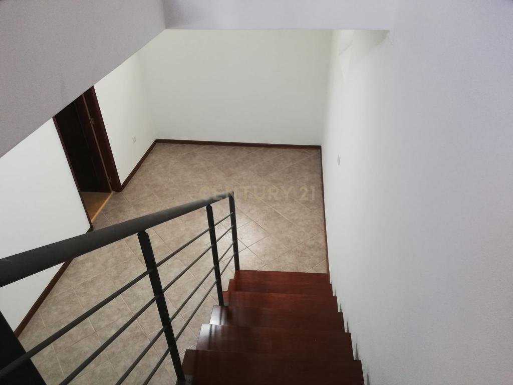 Moradia T2, Antas, à Praça Velasquez - Image 14