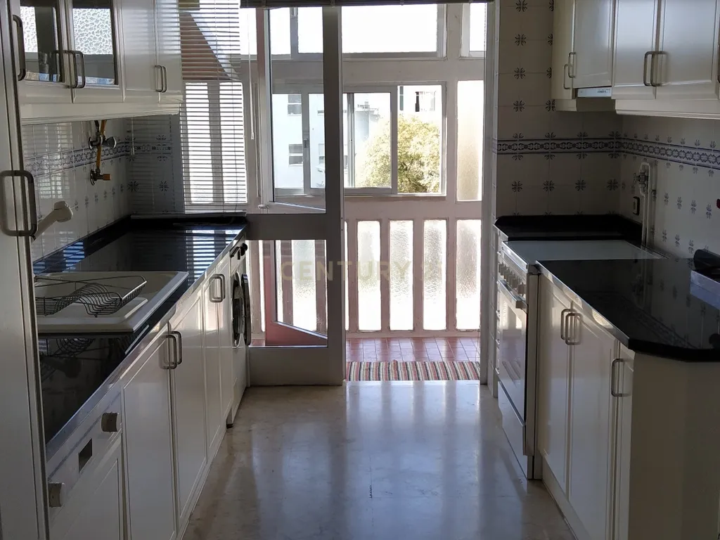 Apartamento T5 Mobilado c/ Garagem dupla fechada - Figueira da Foz - Image 17