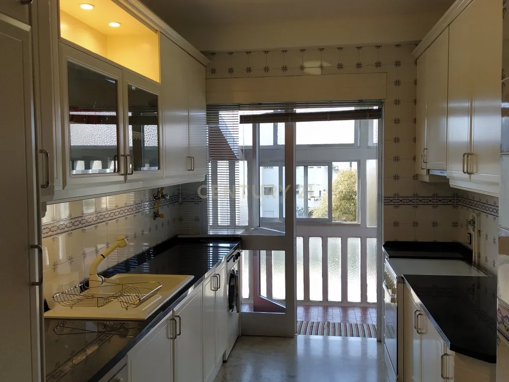Apartamento T5 Mobilado c/ Garagem dupla fechada - Figueira da Foz - Image 18