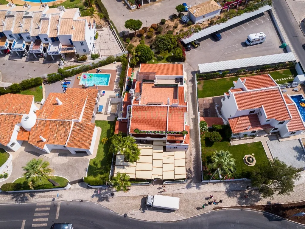 Habitação com Restaurante e Terreno a 500m da praia - Albufeira - Image 2