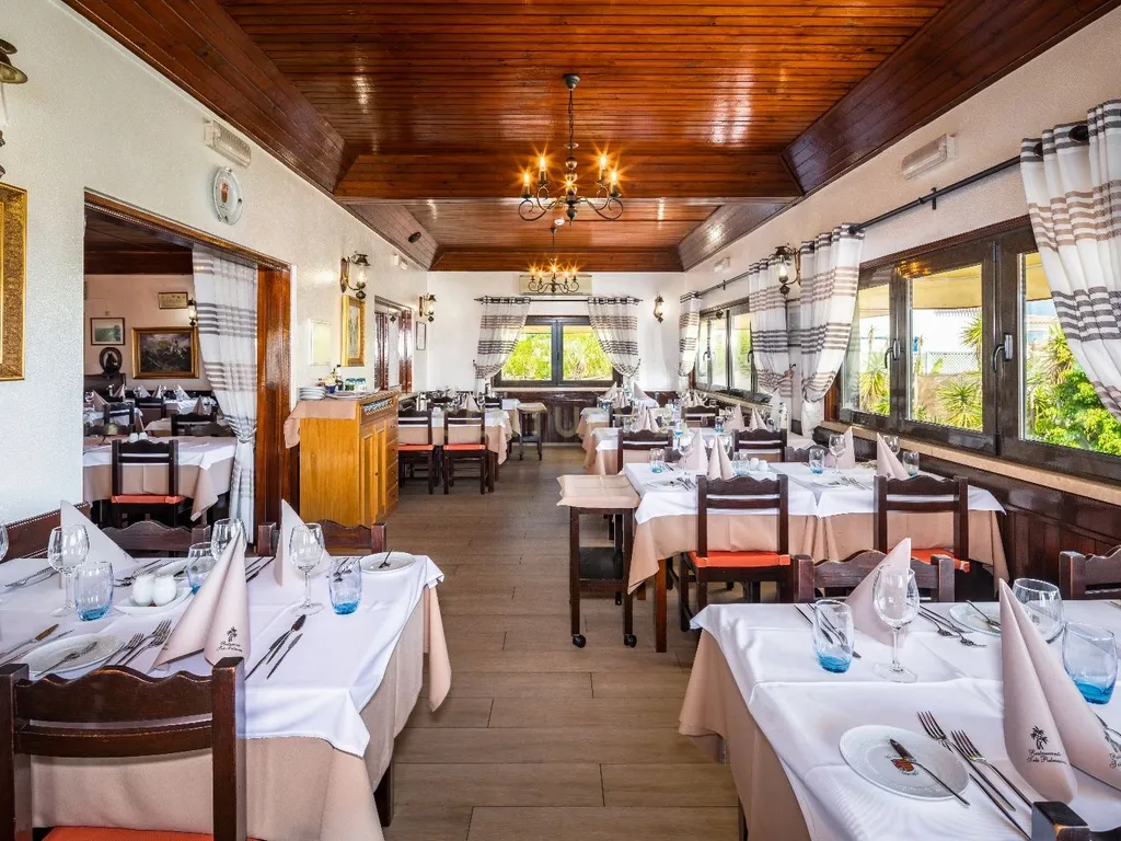 Habitação com Restaurante e Terreno a 500m da praia - Albufeira - Image 13