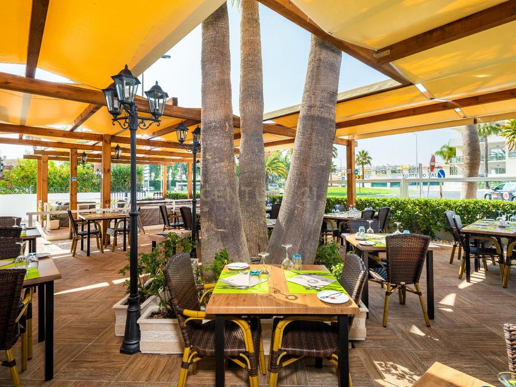 Habitação com Restaurante e Terreno a 500m da praia - Albufeira - Image 18