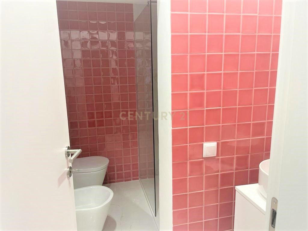 Apartamento T5 Totalmente Renovado no Bairro do Liceu - Image 10