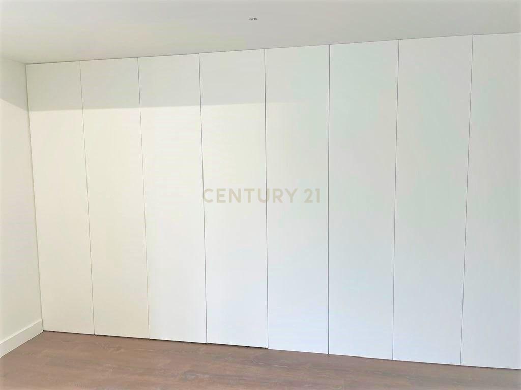 Apartamento T5 Totalmente Renovado no Bairro do Liceu - Image 26