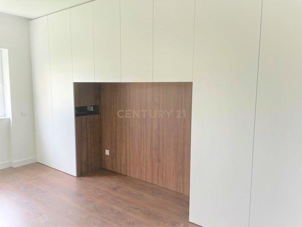 Apartamento T5 Totalmente Renovado no Bairro do Liceu - Image 22