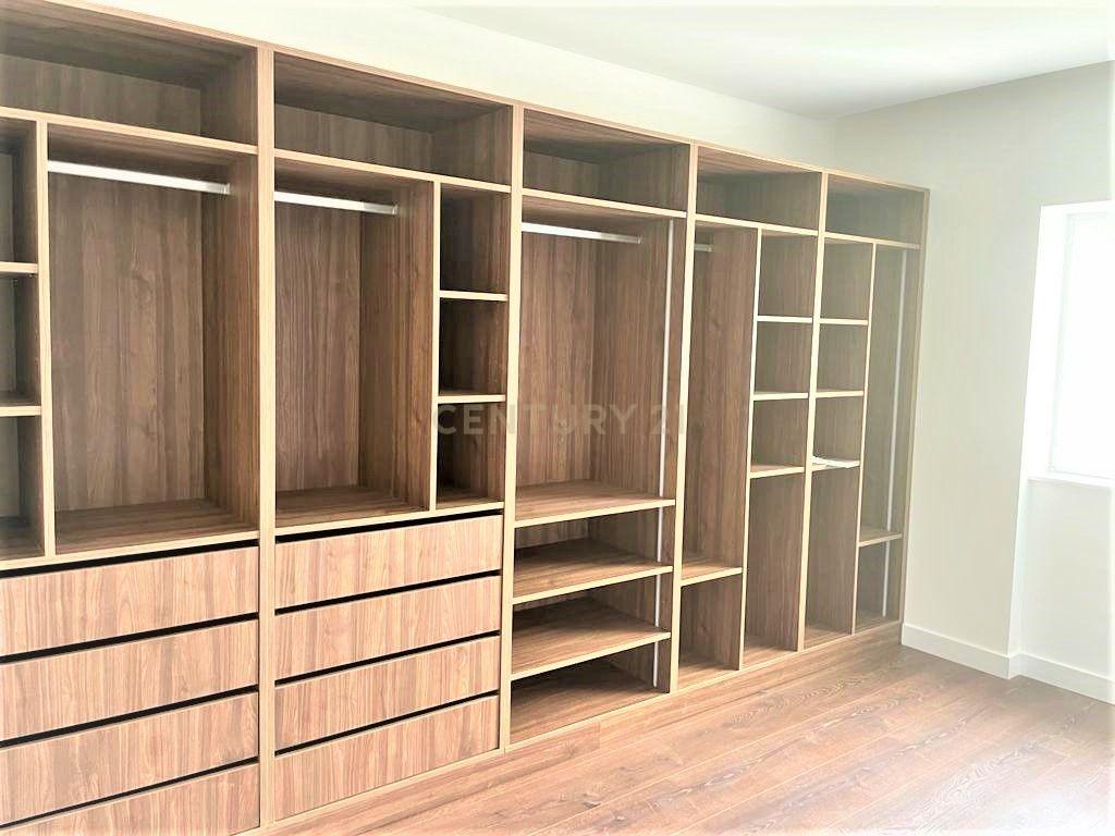 Apartamento T5 Totalmente Renovado no Bairro do Liceu - Image 18
